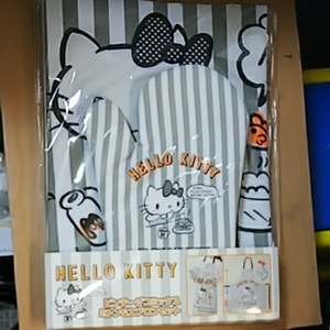^ Hello Kitty mint & apron set 