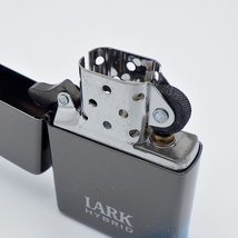 C24-228 ZIPPO ジッポー LARK ラーク ハイブリッド 1937レプリカ ブラック系 ブルーグラデーション オイルライター 2010年 火花OK 箱付き_画像6