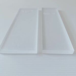 アクリル板 厚手 1.3〜1.5cm厚 透明 10.5×30.5 8.5×30.5 アクリル端材 保護シート付 端材 466〜511g 重量感 ディスプレイ ハンドメイド3
