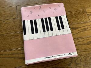  ピアノ柄 ピンク * コットン生地 * 108 × 100 cm
