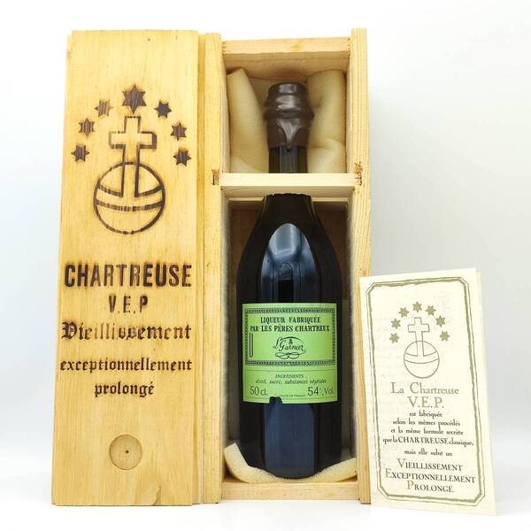 【全国送料無料】CHARTREUSE V.E.P Vieillissement Exceptionnellement Prolonge 54度 500ml【シャルトリューズ VEP】
