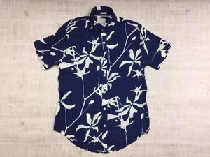 ゲス GUESS 花柄 絞り染め風プリント 総柄 オールド アメカジ サーフ ストリート レーヨン半袖Tシャツ メンズ S 青