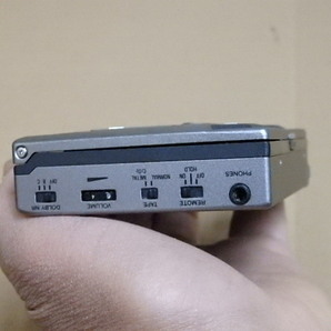 !〇名機!! AIWA HS-PX50 ポータブル カセットプレーヤー アイワ 本体 コントローラー付きイヤホン 電池ボックス バッテリー PB-4 電通ありの画像8
