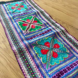 モン族古布 民族衣装 刺繍生地 タペストリー