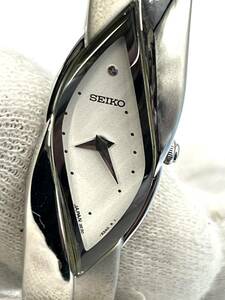 【電池切れ】SEIKO セイコー クォーツ 腕時計 白文字盤 カットガラス バングルウォッチ ブレスレットウォッチ レディース 2E20-753A