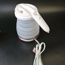 ミヨシ 折りたためる電気ケトル ホワイト ヒートパネル 可動式取っ手 シリコンボディ 800ml 2-3人用 MBE-TK03/WH【USED品】 02 04365_画像2