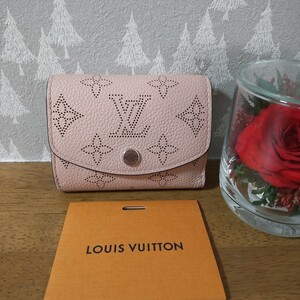 最新ICタグ入り ルイヴィトン LOUIS VUITTON マヒナ ポルトフォイユ イリス XS マグノリア ピンク 三つ折り財布