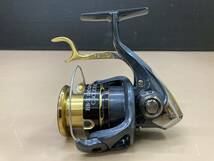 A123[06]S10(スピニングリール) 使用感多中古 SHIMANO/シマノ 11BB-Xデスピナ C3000DXG/付属品なし 2/8出品_画像4