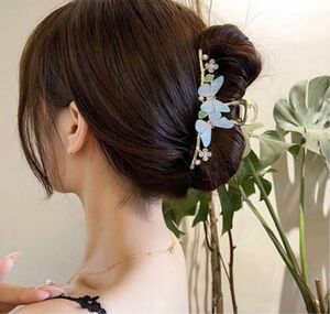 蝶々　ちょうちょ　ちょう　水色　ヘアクリップ　バンズクリップ　髪留め　まとめ髪　 ヘアアクセサリー 髪留め　 ヘアクリップ 