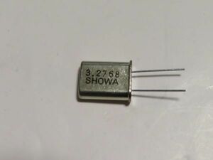 【未使用】クリスタルオシレータ 水晶発振子 3.2768MHz SHOWA製　在庫多数