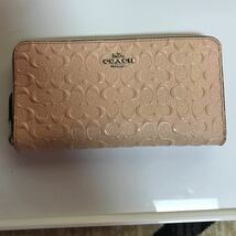 COACH ラウンドファスナー 長財布 シグネチャー ベージュ レディース　ブランド　コーチ_画像1