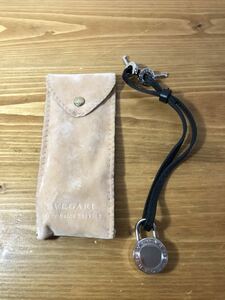 2-281 BVLGARI ブルガリ アクセサリー バッグチャーム 鍵 キー ブラック チャーム 南京錠 保存袋