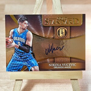 75枚限定 ニコラ・ブーチェビッチ 2016-17 Panini Gold Standard 40/75 Nikola Vucevic On-Card Auto 直筆サインカード マジック