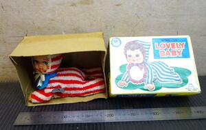 （Nz022138）当時物　レトロ　富士プレス工業製 LOVELY BABY 外箱付き ぜんまい 赤ちゃん ハイハイ 昭和 レトロ　玩具　ヴィンテージ　