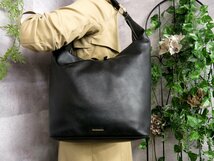 超美品●GUCCI グッチ●内マイクロGG●カーフ レザー 本革●ショルダー バッグ●黒●G金具●イタリア製●肩掛け●B5 書類 かばん●Js43986_画像2