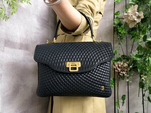 ●超美品●BALLY バリー●キルティング ラム レザー 本革●フラップ ハンド バッグ●ネイビー●ゴールド金具●腕掛け●Js44165