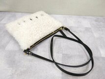 ●超美品●新品同様●MARNI マルニ●2022秋冬新作●ラムファー カーフ レザー 本革●ショルダー バッグ●オフホワイト 黒●G金具●Js44680_画像4