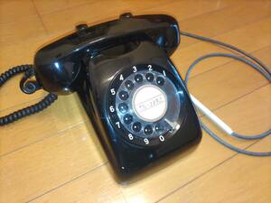 １９８３年製 黒電話 ダイヤル式 ６００－Ａ２ ８３，１ 日本電信電話公社８.D 昭和レトロ アンティーク