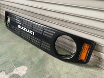 123-6 【ジムニー用品多数出品中！】 SUZUKI ジムニー フロントグリル C.L.LINK JB64 JB67 中古品 外装 フロント 整備 修理_画像3