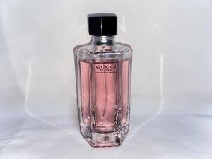 残量多　グッチ　ＧＵＣＣＩ　フローラ　バイ　グッチ　ゴージャスガーデニア　オードトワレ　スプレー　１００ｍｌ 　