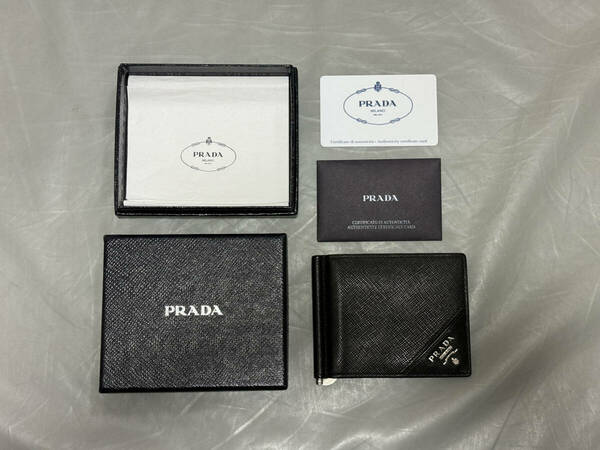 PRADA プラダ サフィアーノ マネークリップ 2MN077 QME F0002 二つ折り財布
