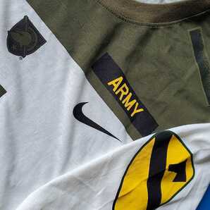 アメリカ直輸入 ナイキ 定価40ドル 綿Tシャツ Nike USA カモ柄 迷彩 Army 国旗 Tシャツ Tee NCAA 第1騎兵師団 XLの画像6