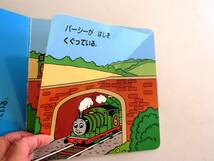 なにをしているのかな？きかんしゃ　トーマス　しかけ絵本　送料198円_画像3