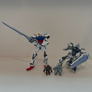 ガンプラ ガンダム ストライクガンダム　びっくらたまご　バスボール　ミニガンプラ