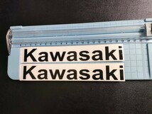 Kawasaki カワサキ タンク ステッカー 黒 ブラック 180×25mm 2枚セット サイズ・カラー・字体変更可能！！_画像3