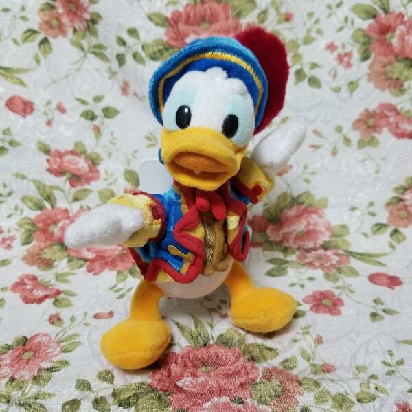 【 ディズニー シー 】 ドナルド 初代コスチューム ぬいぐるみバッジ