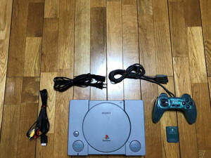 初代 PlayStation　プレイステーション PS1 プレステ1 SCPH-7000　本体　SONY/ソニー 製造 : S MARUKO