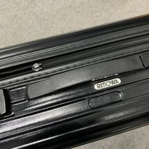 【直接引取可】 訳あり 容量不明 引手欠損 RIMOWA リモワ スーツケース キャリーケース ブラック 系 現状品 カ4_画像5