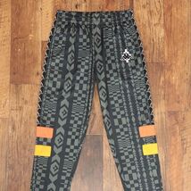 1円/23SS/MARCELO BURLON/Lサイズ/トラック パンツ CMCJ004S23FAB001 ネイティブ柄 カッパ コラボ 新品/黒×グレー/ib462/_画像2