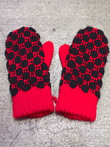  Vintage 70's*K-mart acrylic fiber knitted mitten red × black *240215c7-w-glv 1970s gloves glove dot pattern outdoor 