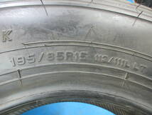 残溝90％ ダンロップタイヤ DUNLOP ENASAVE SPLT33K 195/85R15 113/111LLT 1本 №07398 室内保管 トラックタイヤ 夏用 サマータイヤ_画像6