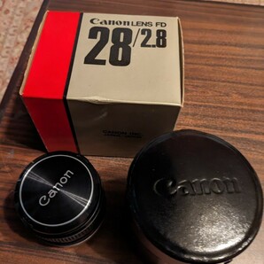 Cannon FDレンズ 美品 28mm/2.8 未使用 253260 黒ケース 専用箱付 使用説明書の画像1