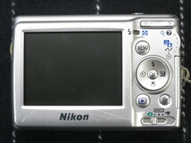 ☆Nikon ニコン COOLPIX L11 コンパクトデジタルカメラ 単3形電池対応 ケース付き 通電確認済み ジャンク☆ S02-0214_画像3