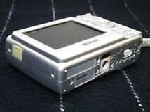 ☆Nikon ニコン COOLPIX L11 コンパクトデジタルカメラ 単3形電池対応 ケース付き 通電確認済み ジャンク☆ S02-0214_画像8