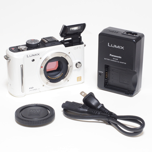 ★ 中古・並品 ★ パナソニック LUMIX GF1 ホワイト ボディ + 充電器 (バッテリー無し)