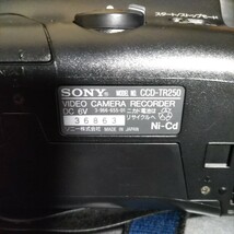SONY ビデオカメラ　Video8 CCD-TR250　アナログ　ジャンク_画像2