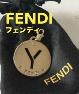 FENDI★フェンディ ペンダントトップ “Y” イニシャルチャーム プレート ネックレストップ ゴールド 型抜き 新品 イタリア製 正規品 完売