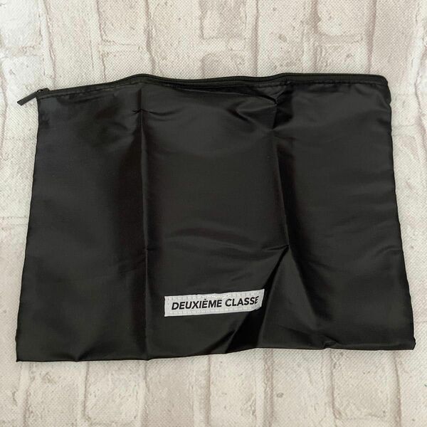 新品　ポーチ　DEUXIME CLASSE 軽い 収納袋 ブラック バッグ ランドリーバッグ用 巾着袋　トラベル　バッグイン
