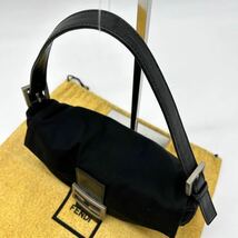 1円〜【美品】FENDI フェンディ マンマバケット ズッカ FF金具 アクセサリーポーチ ワンショルダー コットンジャージ レザー ブラック 黒_画像7