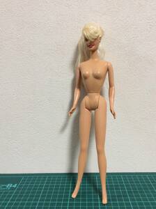 中古 マテル バービー Barbie ヘッドの刻印 1998 腰の刻印 1966 