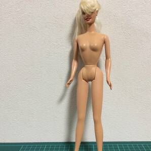 中古 マテル バービー Barbie ヘッドの刻印 1998 腰の刻印 1966 の画像1