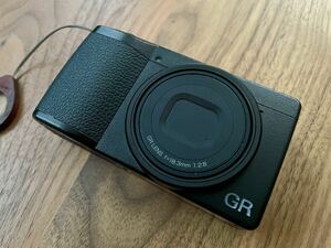 [中古良品]RICOH GR III / リコー GR 3 / コンパクトデジタルカメラ / コンデジ ※おまけ付き