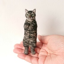 羊毛フェルト猫 キジトラ うちの猫(かぎ) お魚クッション付き ハンドメイド_画像4