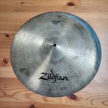 ☆Zildjian ジルジャン シンバル MIDIUM RIDE 18インチ 45cm ②(中古品/現状品/保管品)☆_画像1