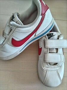 ナイキ NIKE スニーカー　キッズ　女の子　16センチ 17センチ　トリコロール色　