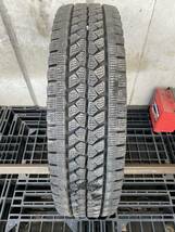 ア4070　送料無料　BRIDGESTONE ブリヂストン BLIZZAK W979　205/85R16 117/115L LT　1本のみ　2022年製_画像1